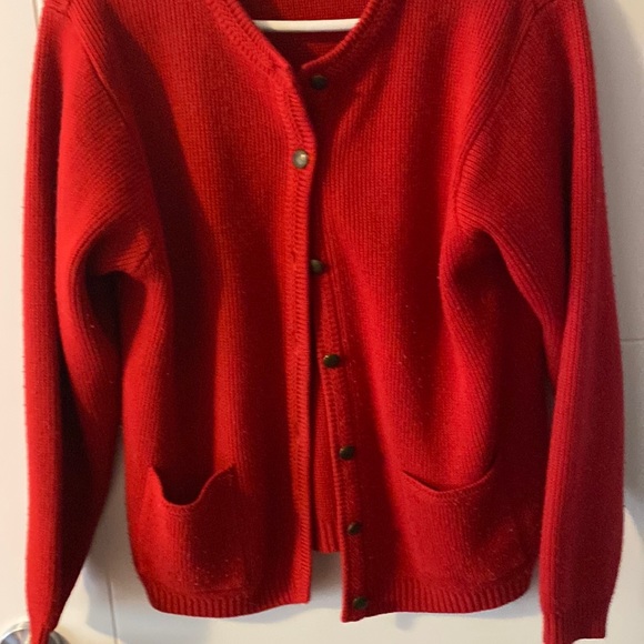 Red Size Small acrylic button cardigan holds shape well, sturdy weave, - Picture 1 of 3